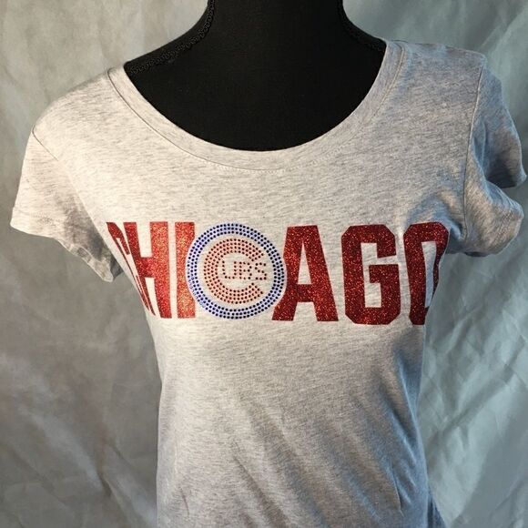 Chicago Cubs sparkly scoop neck tee. Size Medium - Picture 8 of 8